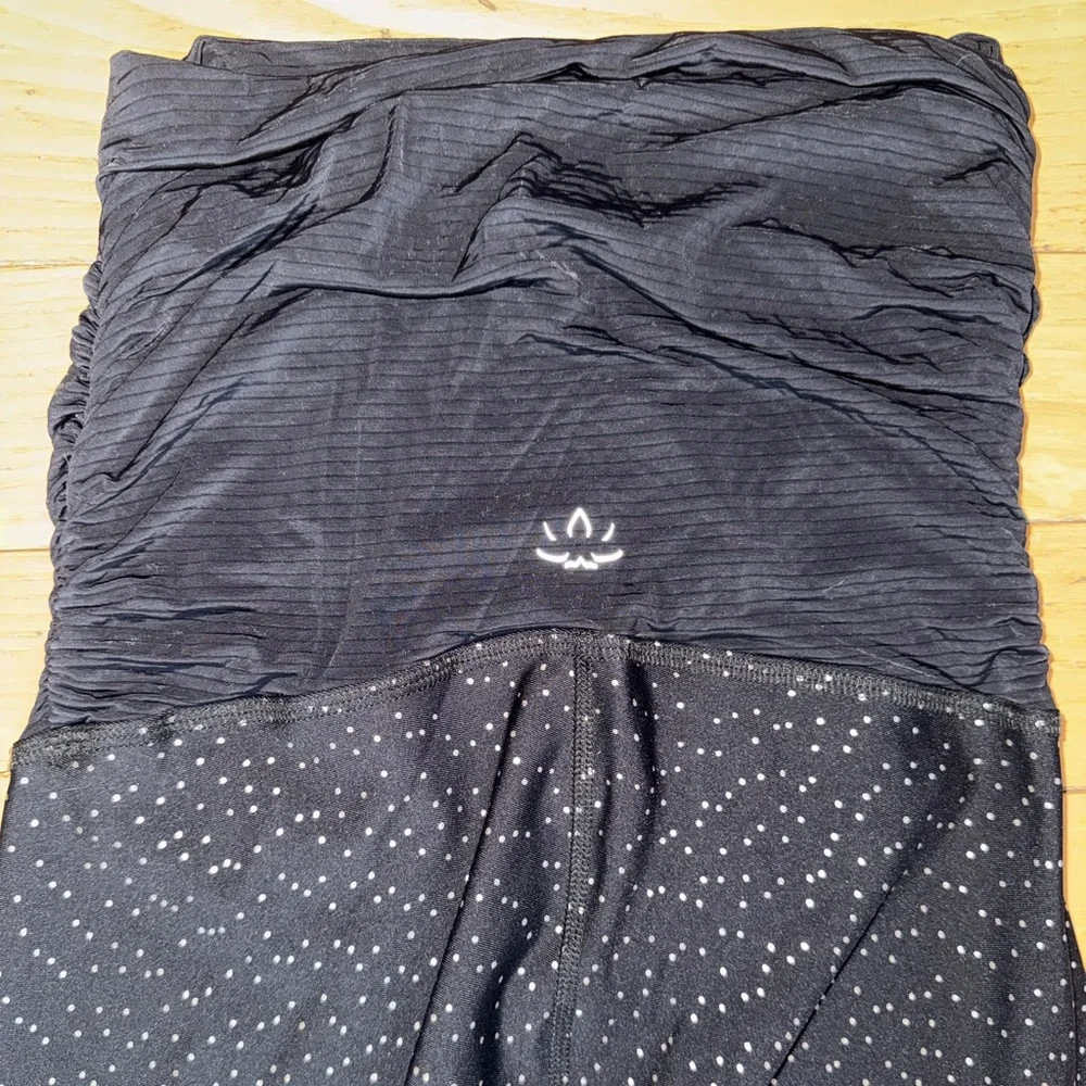 Beyond Yoga Beyond The Bump Maternity High Waisted Midi Leggings Medium - Picture 5 of 5